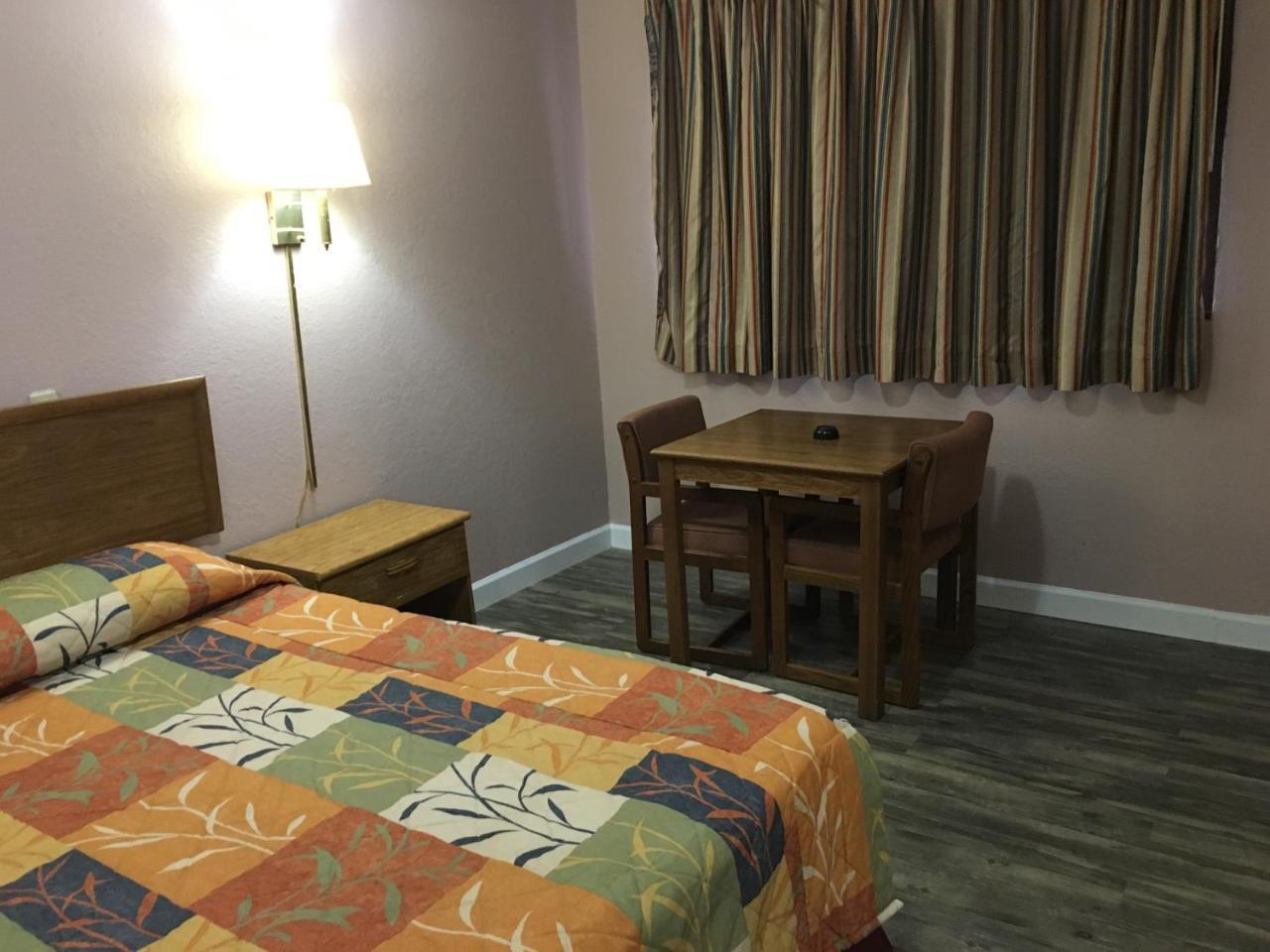 Finn'S Motel Saint James Εξωτερικό φωτογραφία