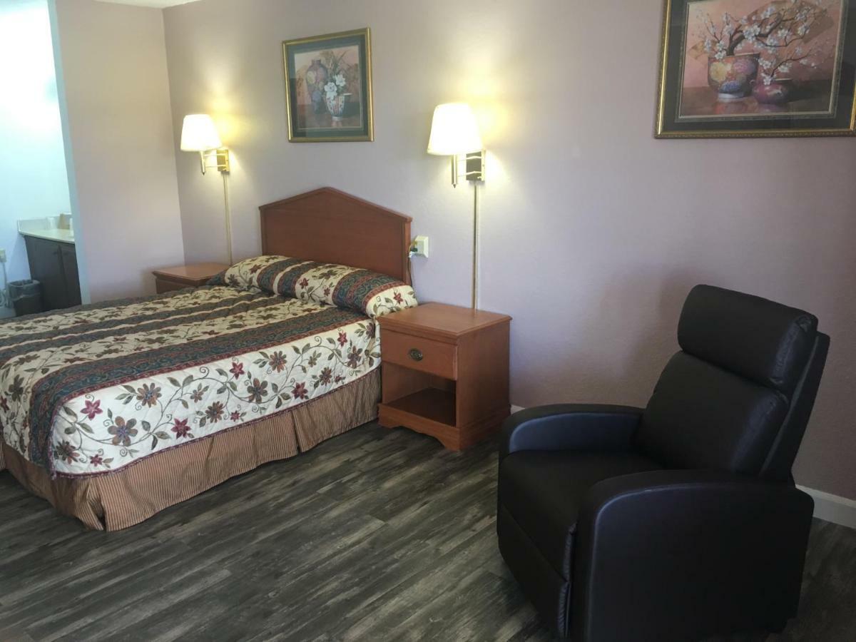 Finn'S Motel Saint James Εξωτερικό φωτογραφία