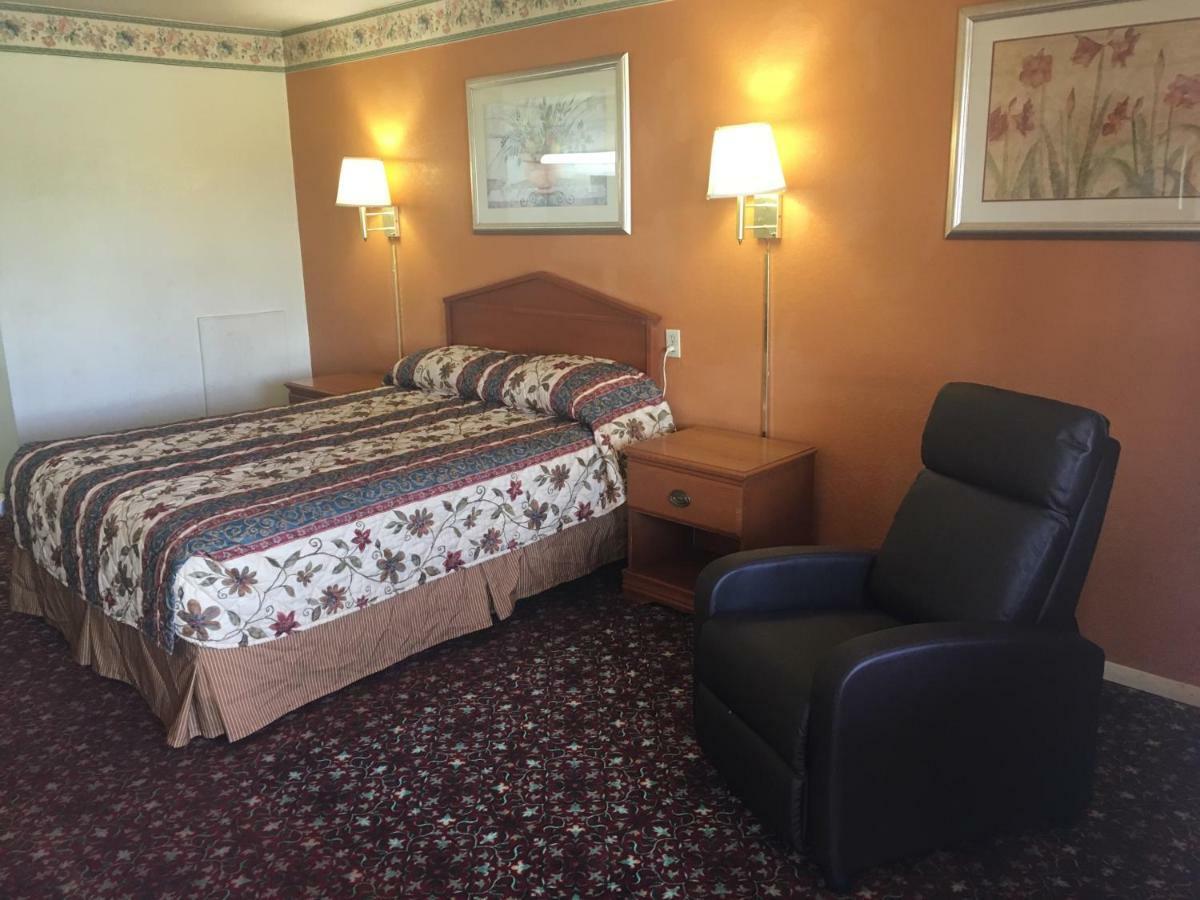 Finn'S Motel Saint James Εξωτερικό φωτογραφία